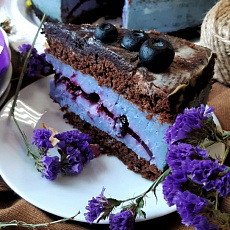 Торт шоколадный с голубикой веган (целый)