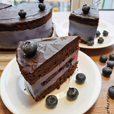 Шоколадный веган торт с голубикой